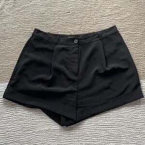VGUC Forever21 Women’s Black Cuffed Shorts with Pockets Button/Zipper Size L/G